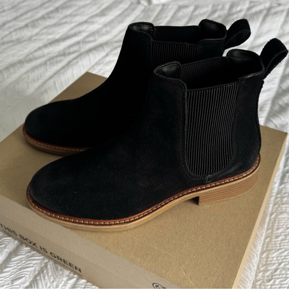 NEW Clarks, Leather Cologne ARL02 Black Suede Boots (26174768) - Picture 4 of 12